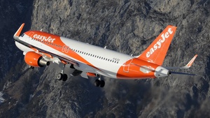 Photo of G-EJCV - Airbus A320-214 operated by easyJet