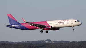 Photo of HA-LXK - Airbus A321-231 operated by Wizz Air