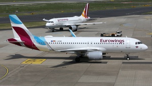 Photo of D-AEWK - Airbus A320-214 operated by Eurowings