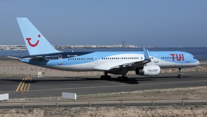 Photo of G-OOBP - Boeing 757-2G5 operated by TUI Airways