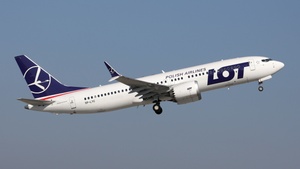 Photo of SP-LYC - Boeing 737 MAX 8 operated by LOT Polish Airlines