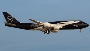 Photo of D-ABYN - Boeing 747-830 operated by Lufthansa