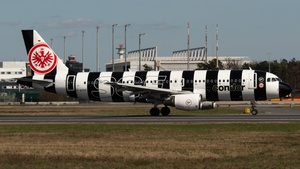 Photo of D-ASGE - Airbus A320-214 operated by Condor