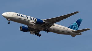 Photo of N786UA - Boeing 777-222(ER) operated by United Airlines