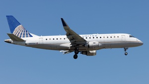 Photo of N86334 - Embraer ERJ-175LR operated by United Express (opb Mesa Airlines)
