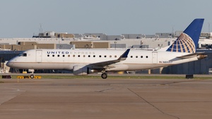 Photo of N89357 - Embraer ERJ-175LR operated by United Express (opb Mesa Airlines)