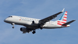 Photo of N118HQ - Embraer ERJ-175LR operated by American Eagle (opb Republic Airways)