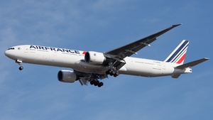 Photo with serial 32850 - Boeing 777-328(ER)