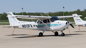Photo of N913FA - Cessna 172S Skyhawk SP operated by Tom Wood Aviation