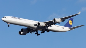 Photo of D-AIHY - Airbus A340-642 operated by Lufthansa