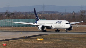 Photo of D-ABPF - Boeing 787-9 Dreamliner operated by Lufthansa