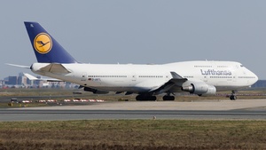 Photo of D-ABTL - Boeing 747-430 operated by Lufthansa