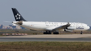 Photo of D-AIGP - Airbus A340-313 operated by Lufthansa