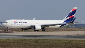 Photo of CC-CXE - Boeing 767-316(ER)(BCF) operated by LATAM Cargo