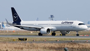 Photo of D-AIEM - Airbus A321-271NX operated by Lufthansa