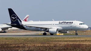Photo of D-AIZX - Airbus A320-214 operated by Lufthansa