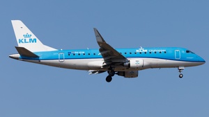 Photo of PH-EXN - Embraer ERJ-175STD operated by KLM Cityhopper