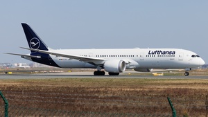 Photo of D-ABPT - Boeing 787-9 Dreamliner operated by Lufthansa