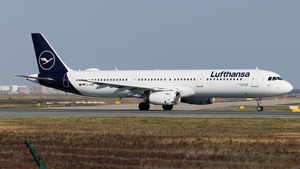 Photo of D-AIDW - Airbus A321-231 operated by Lufthansa