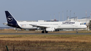 Photo of D-AISU - Airbus A321-231 operated by Lufthansa