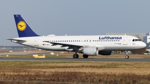 Photo of D-AIZJ - Airbus A320-214 operated by Lufthansa