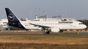 Photo of D-AIZT - Airbus A320-214 operated by Lufthansa