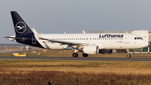 Photo of D-AIWJ - Airbus A320-214 operated by Lufthansa