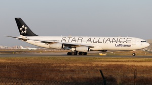 Photo of D-AIGN - Airbus A340-313 operated by Lufthansa