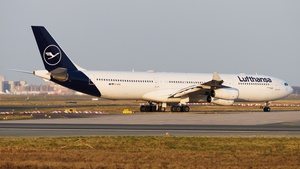 Photo with serial 327 - Airbus A340-313