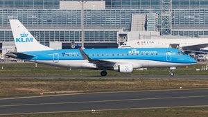 Photo of PH-EXT - Embraer ERJ-175STD operated by KLM Cityhopper