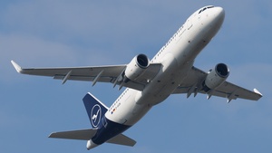 Photo of D-AIUN - Airbus A320-214 operated by Lufthansa