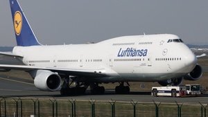 Photo of D-ABYQ - Boeing 747-830 operated by Lufthansa