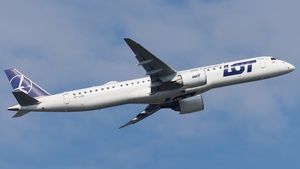 Photo of SP-LEB - Embraer ERJ-195-E2 operated by LOT Polish Airlines