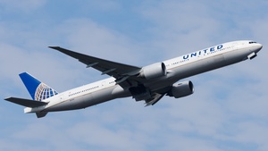 Photo of N2644U - Boeing 777-322(ER) operated by United Airlines