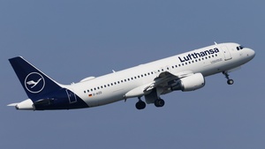 Photo of D-AIZD - Airbus A320-214 operated by Lufthansa