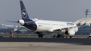 Photo of D-AIDJ - Airbus A321-231 operated by Lufthansa