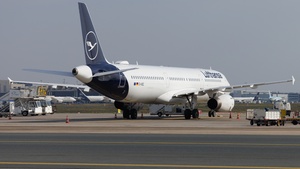Photo of D-AISC - Airbus A321-231 operated by Lufthansa