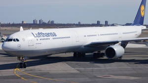Photo of D-AIHZ - Airbus A340-642 operated by Lufthansa