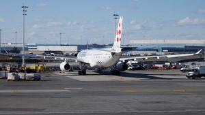 Photo with serial 1010 - Airbus A330-343