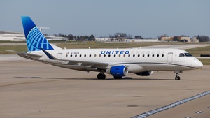 Photo of N776YX - Embraer ERJ-175LR operated by United Express (opb Republic Airways)