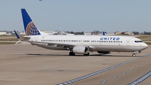 Photo of N79402 - Boeing 737-924 operated by United Airlines