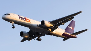 Photo of N785FD - Boeing 757-222(SF) operated by FedEx