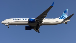 Photo of N77592 - Boeing 737 MAX 9 operated by United Airlines