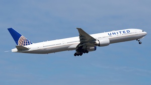 Photo of N2846U - Boeing 777-322(ER) operated by United Airlines