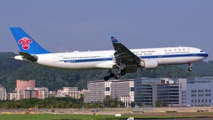 Photo of B-5928 - Airbus A330-323 operated by China Southern Airlines