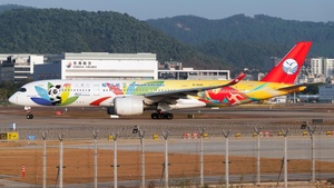 Photo of B-304U - Airbus A350-941 operated by Sichuan Airlines