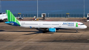 Photo of VN-A585 - Airbus A321-211 operated by Bamboo Airways