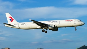 Photo of B-6368 - Airbus A321-211 operated by China Eastern Airlines