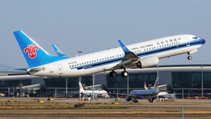Photo of B-5742 - Boeing 737-81B operated by China Southern Airlines