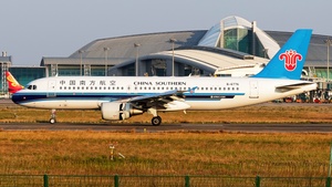 Photo of B-6776 - Airbus A320-214 operated by China Southern Airlines